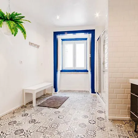 Your Second In Chiado