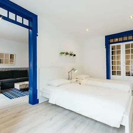 Your Second In Chiado Lizbona